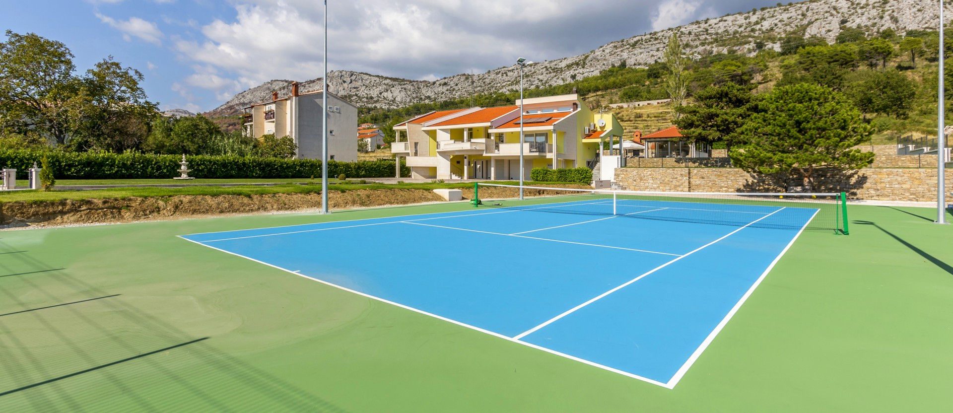 Tennis court villas