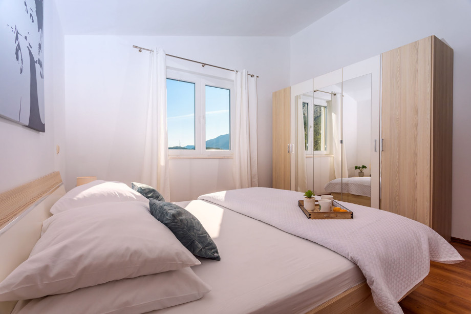 Bedroom No1 with 1 double bed AP2