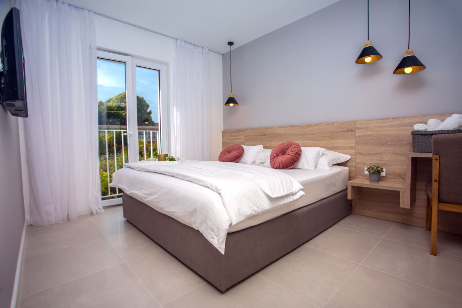 Bedroom No.3 with double bed with en-suite