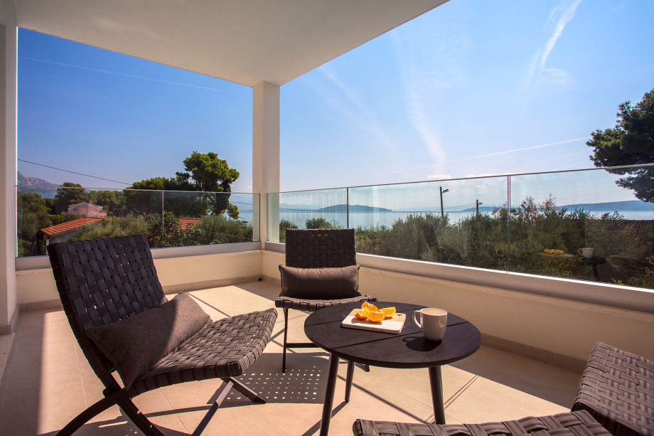 beautiful terrace on the first floor with view on the sea
