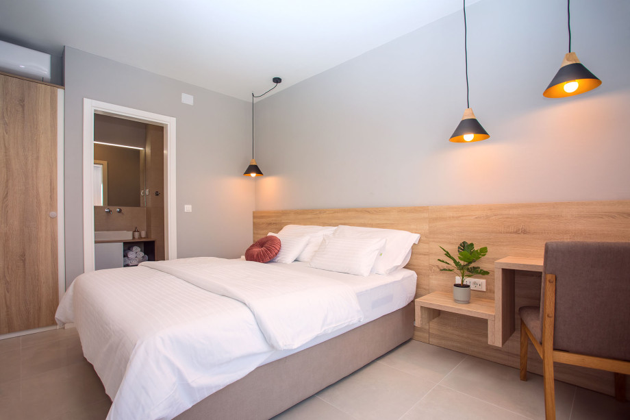 Bedroom No.3 with double bed with en-suite