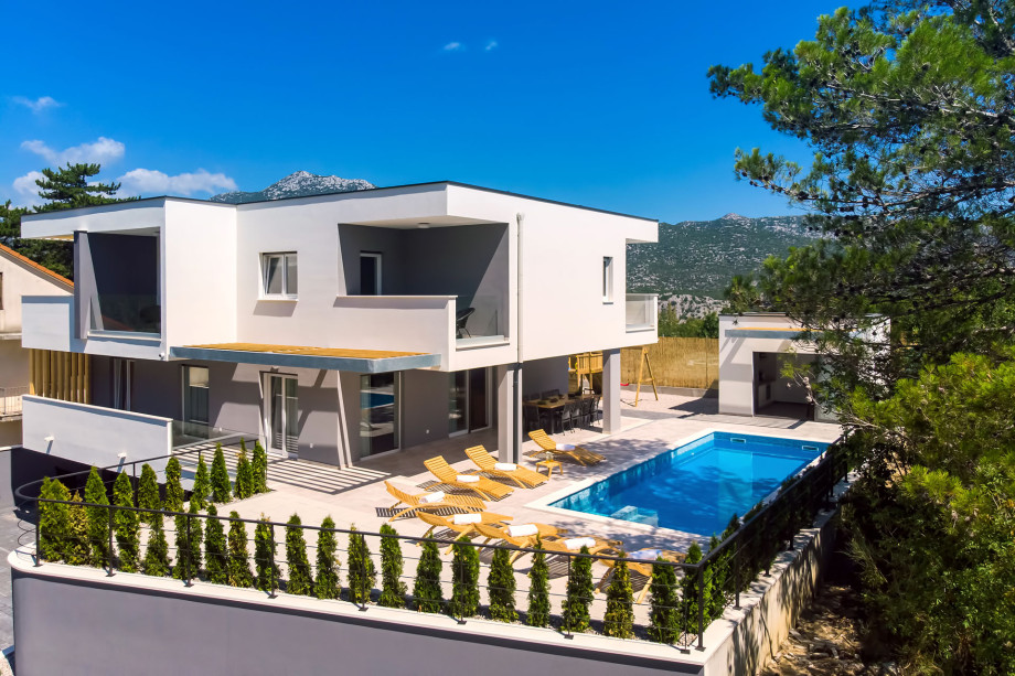 Luxury VILLA TELA - heated pool, attached 5sqm whirlpool & sauna, 10 persons max