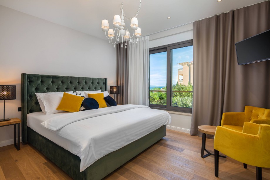 Bedroom No3 with king size bed  200cmx220cm with en-suite bathroom, pool and garden views