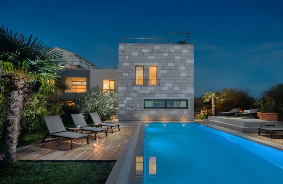 Come and taste the lovely environment of Duće area