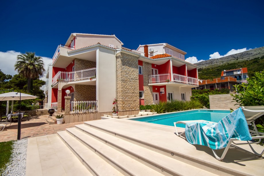 Villa Amor fully air-conditioned with 7 en-suite bedrooms