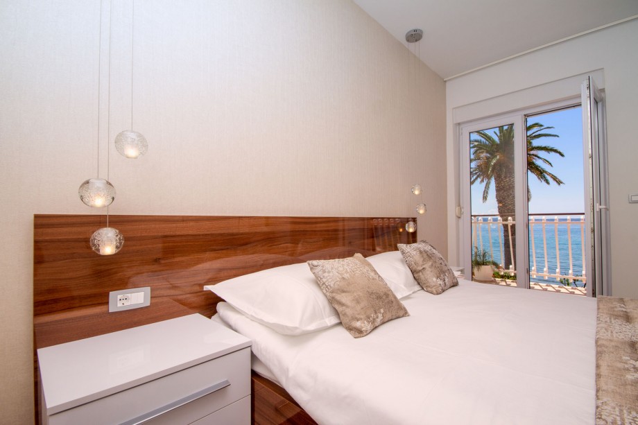 Bedroom No1, No2 and No4 with queen bed, AC and ensuite bathroom