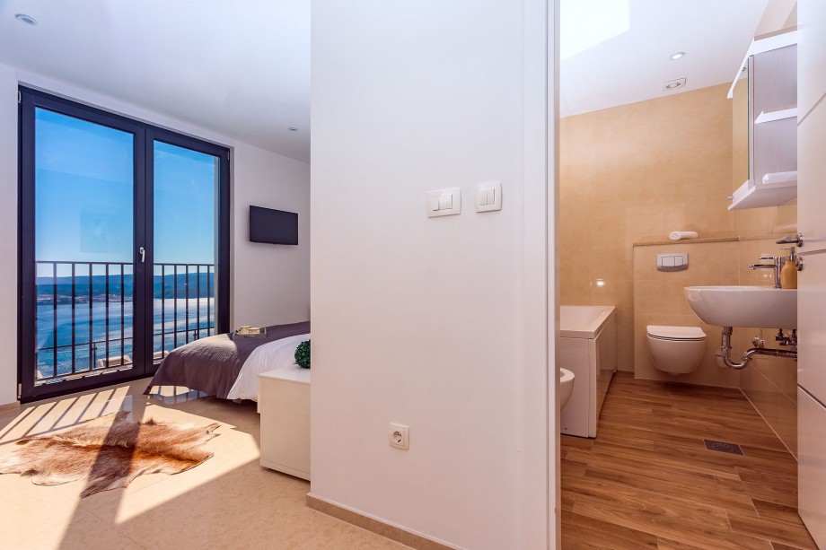 Bedroom No1 with ensuite Bathroom with amazing views