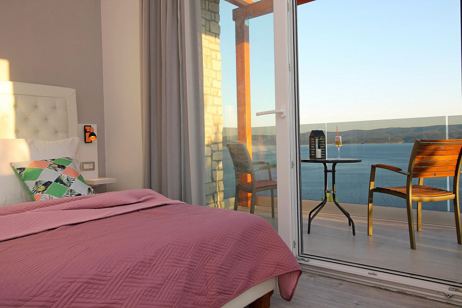 Bedroom with double bed 180x200 and sofa bed on the 1st floor