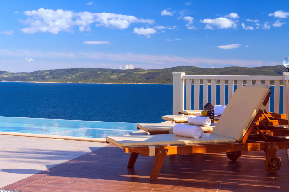 Quiet location with amazing, open sea view