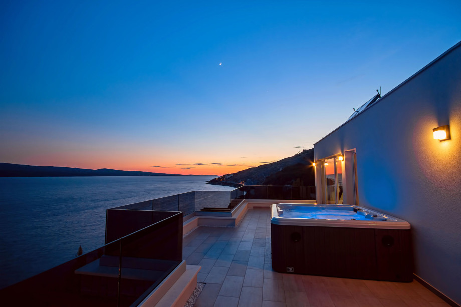 Enjoy watching summer sunset and red sky from the roof terrace