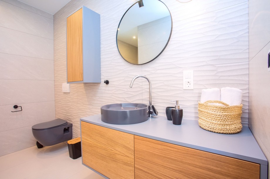 Family bathroom with shower on the ground floor