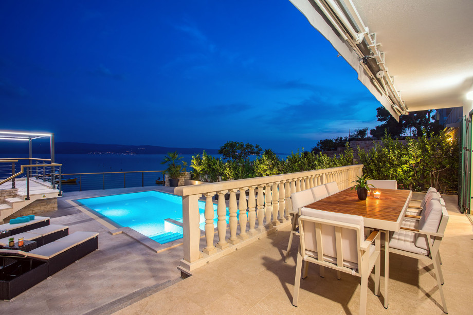 Sea views from the terrace in front of the living and dining area