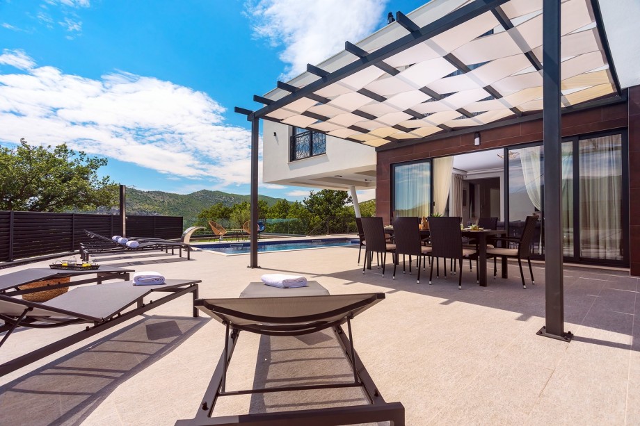 Villa Bruna is a newly built and very modern property that offers comfortable accommodation for 6+2 people