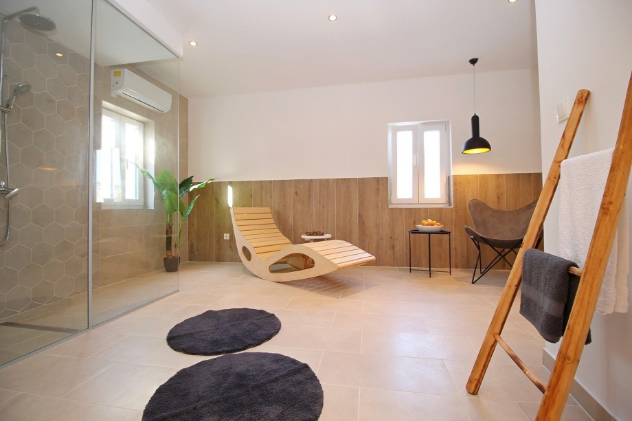 great sauna area with shower and great views of the countryside