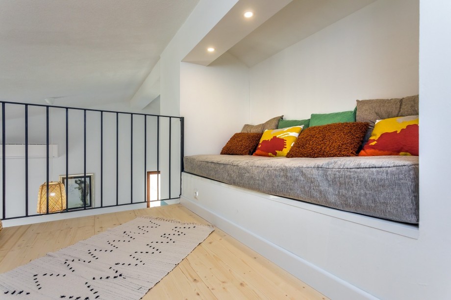 If you like, you can use the Galery as a sleeping option