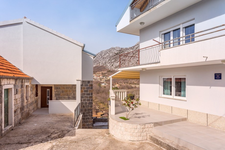 Villa Remusic consists of 3 units connected with few outdoor stairs, all three exclusively for one group.