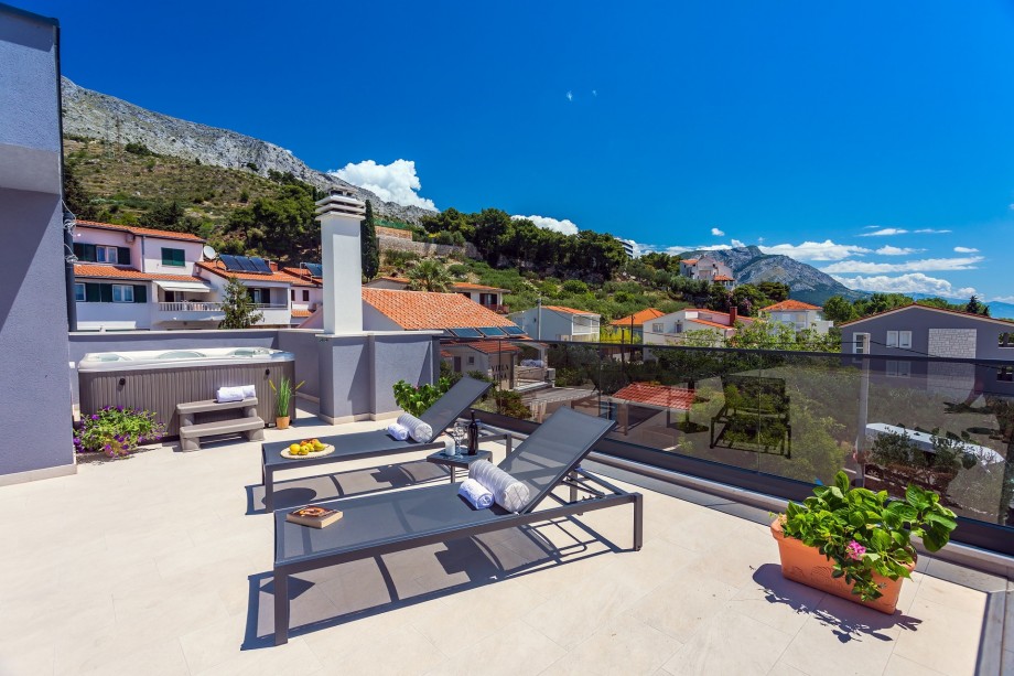 Perfect place to relax on the sun, with open sea views