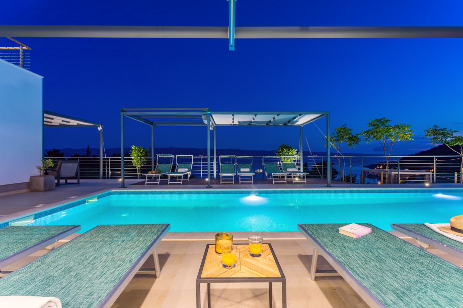 Come and taste a piece of Mediterranean heaven, Villa Lemona