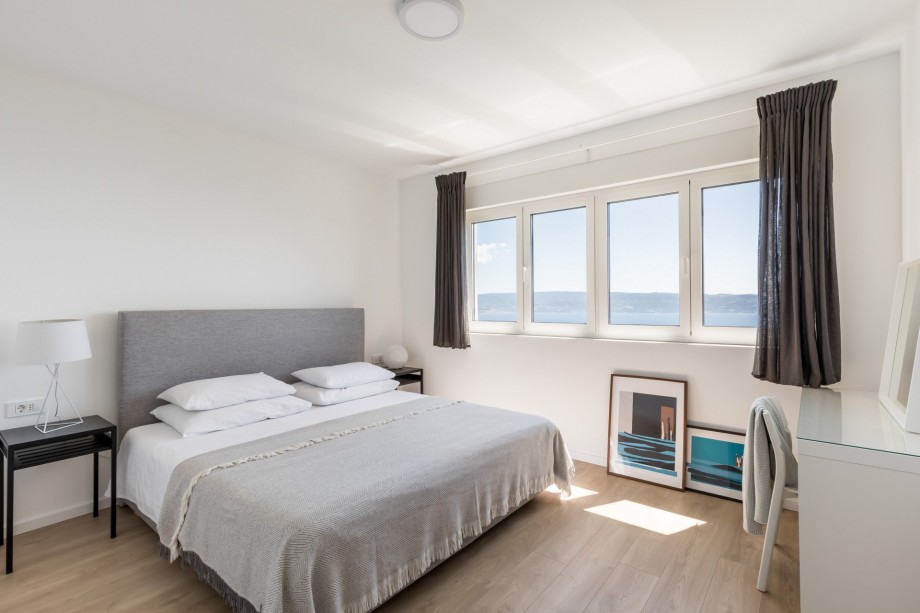 Bedroom No.2 with double bed and en-suite bathroom