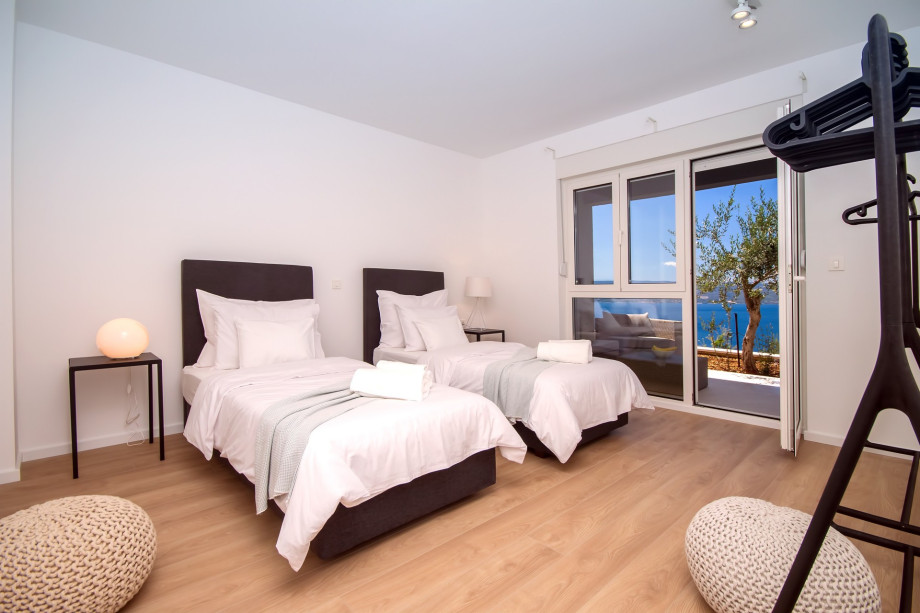 Bedroom No.4 with two single beds 90x200cm, ground floor