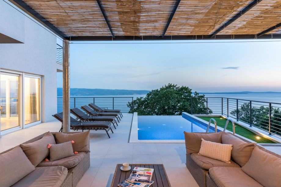 Enjoy in magical sunset from the pool area