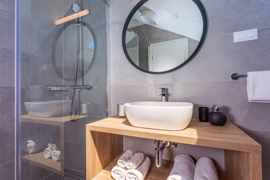 En-suite Bathroom with shower (bedroom No2, second floor)