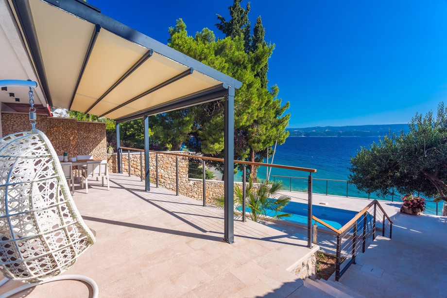 sea views from every corner of the property that offers very comfortable accommodation for 4+1 people.