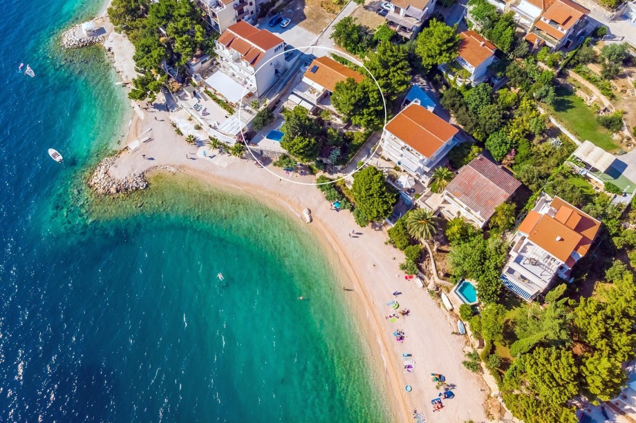 Located in small village Nemira in a suburb of Omiš, offering all you need within walking distance.