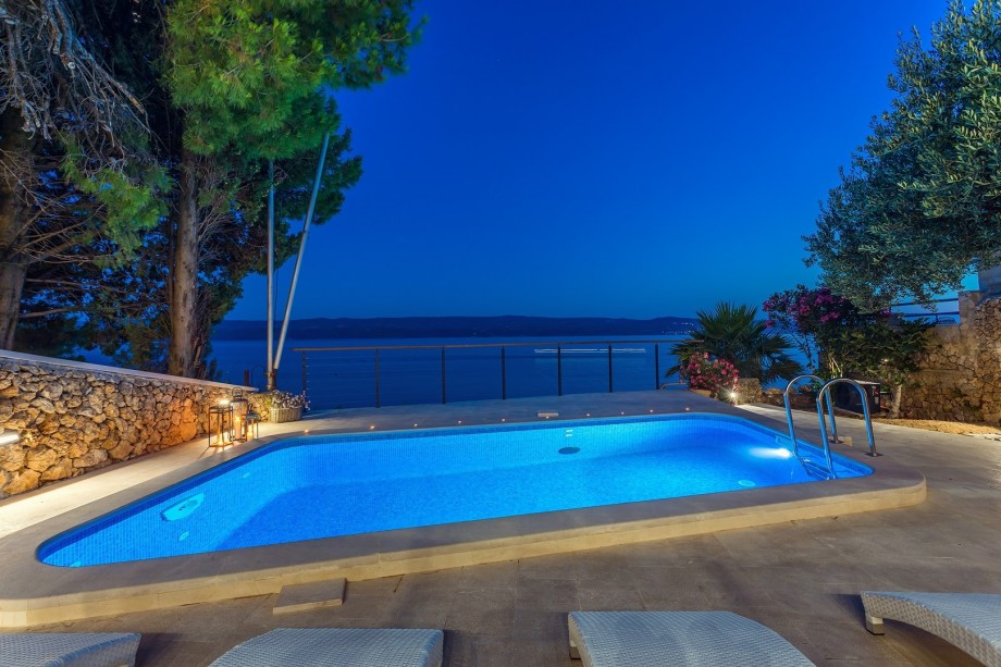 Located on the beach, offers a perfect and relaxing holiday