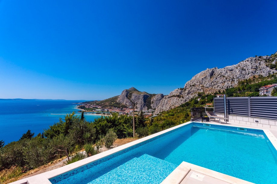 Amazing panoramic sea views from whole property that will take your breath away