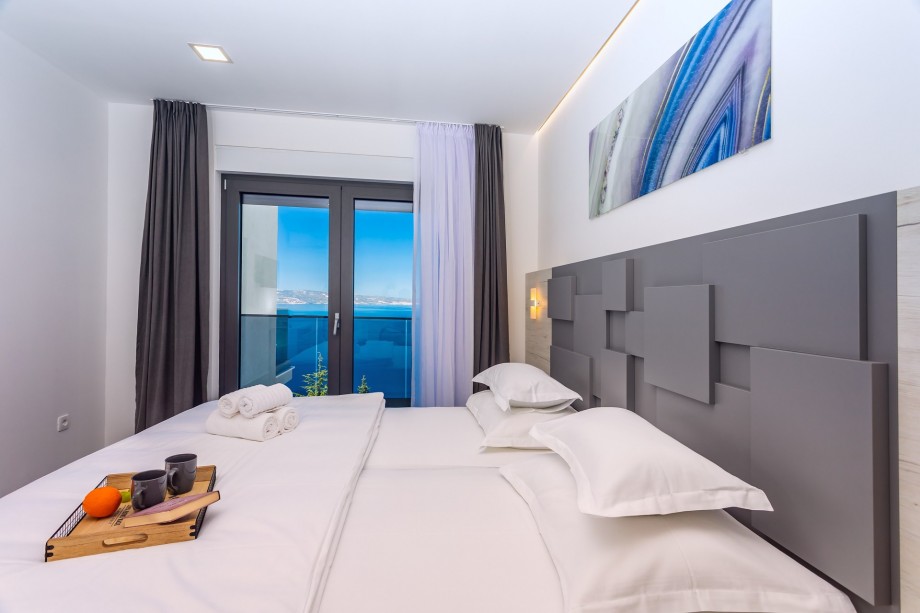 The bed in Bedroom No2 is 200x210cm and can separate into 2 single beds