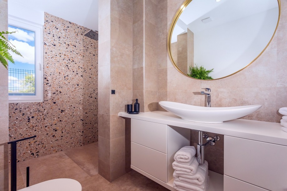 Bathroom with a shower (for bedroom No1 usage only)