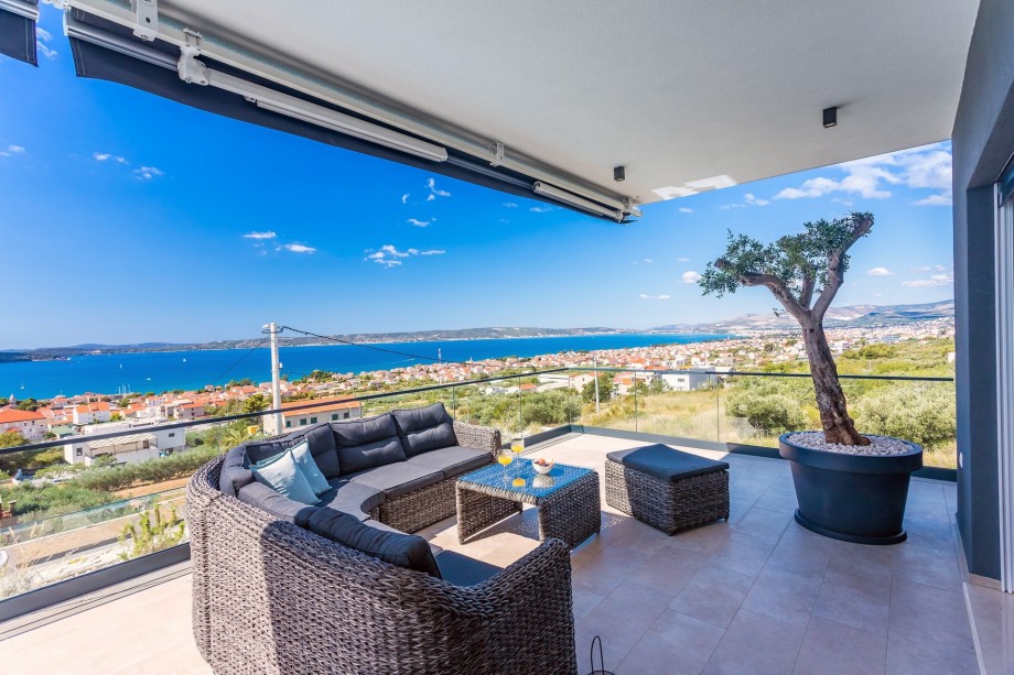 Lounge corner on the terrace in front of Bedroom No3 and Bedroom No4