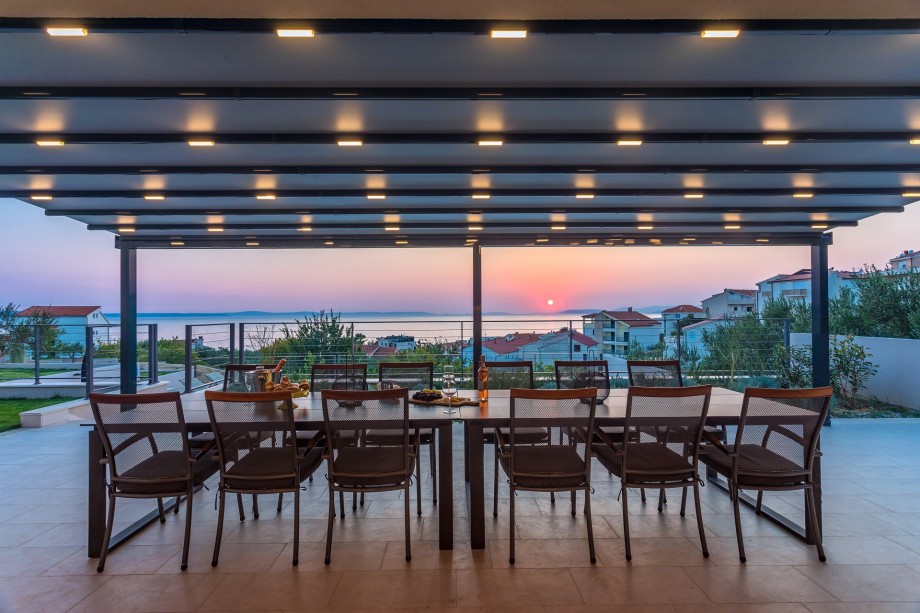 Prepare a delicious BBQ dinner and enjoy in amazing sunset!