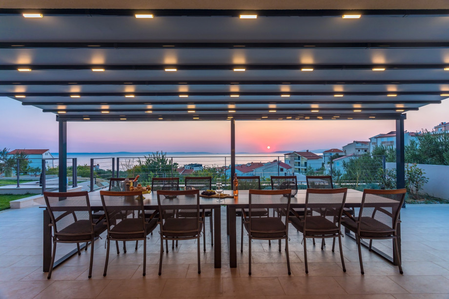 Prepare a delicious BBQ dinner and enjoy in amazing sunset!