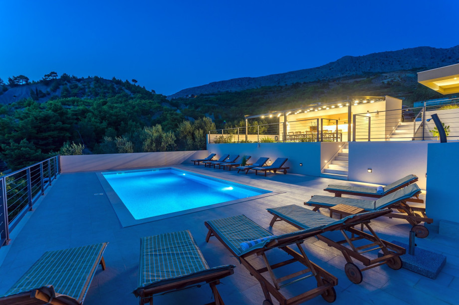 Spoil yourself in nature’s abundance and comfortable and luxury accommodation