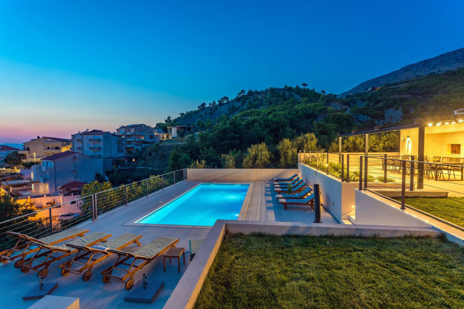 Spoil yourself in nature’s abundance and comfortable and luxury accommodation