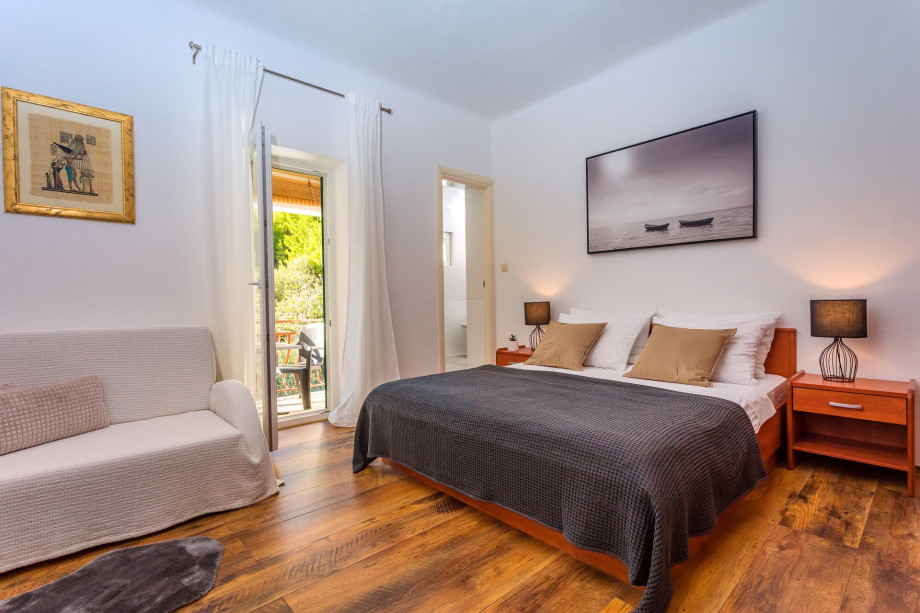 Bedroom NO4 with double bed 160 x 200, TV, A/C, en-suite bathroom with shower,