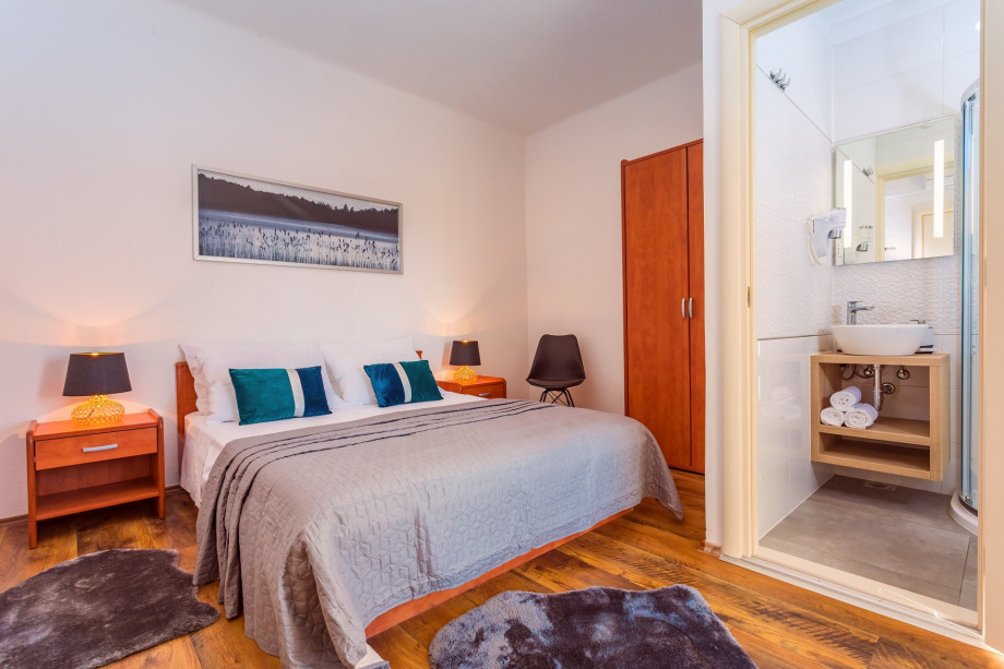 Bedroom NO5 with double bed 160 x 200, TV, A/C, en-suite bathroom with shower,