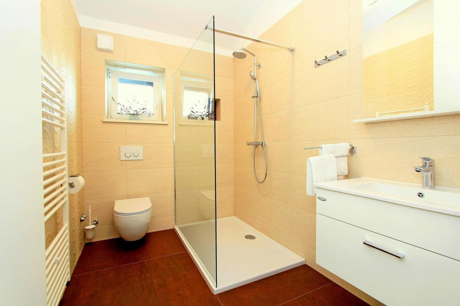 Bathroom NO2 with shower in Bedroom NO2