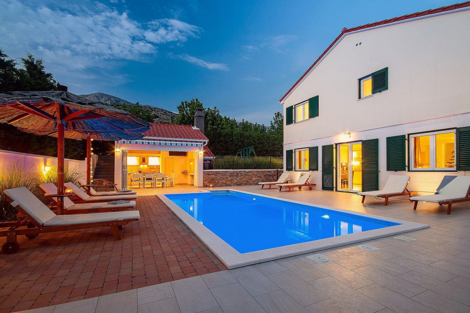 Villa Stožak in der Abendzeit, kommen Sie und genießen Sie die ruhige Umgebung