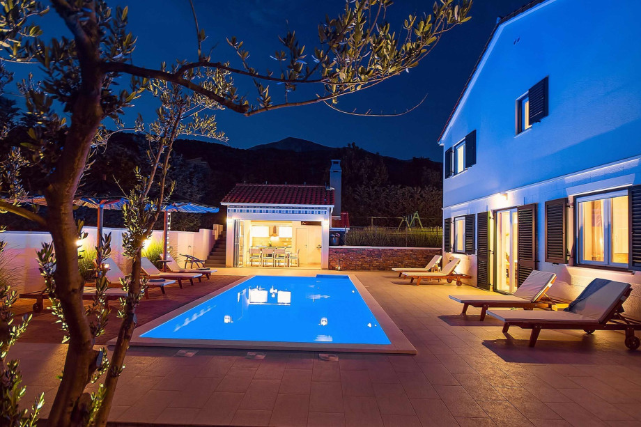 Nicely organized lights all around the property