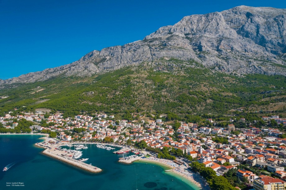 Baška Voda with beautiful pebble beaches, 14km away