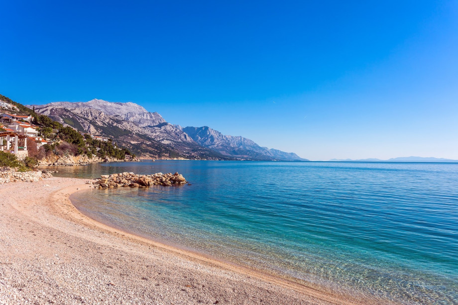 Pisak  is famus for crystal clear sea and beautiful pabble beaches