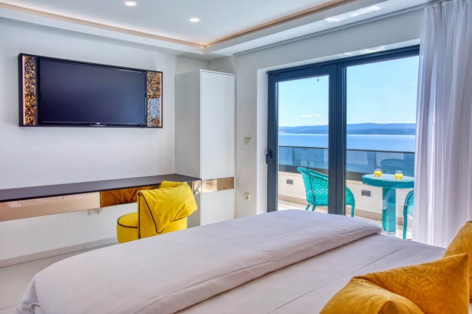 A Bedroom No3 is equipped with A/C and TV