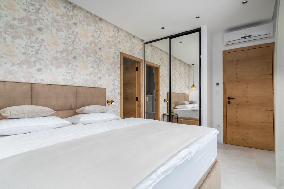 Bedroom No4 is also equipped with an en-suite bathroom