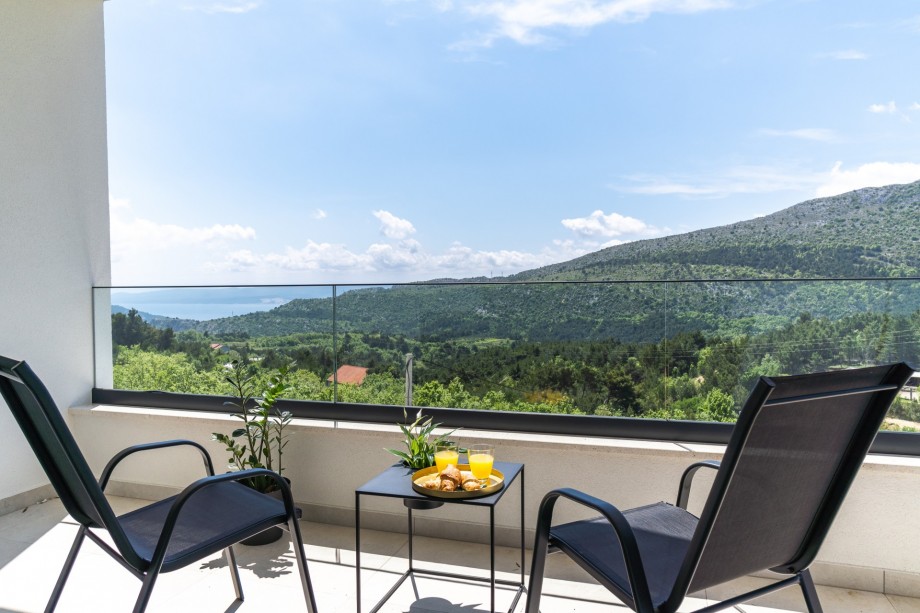 Bedroom No4 offers a terrace with a lounge corner