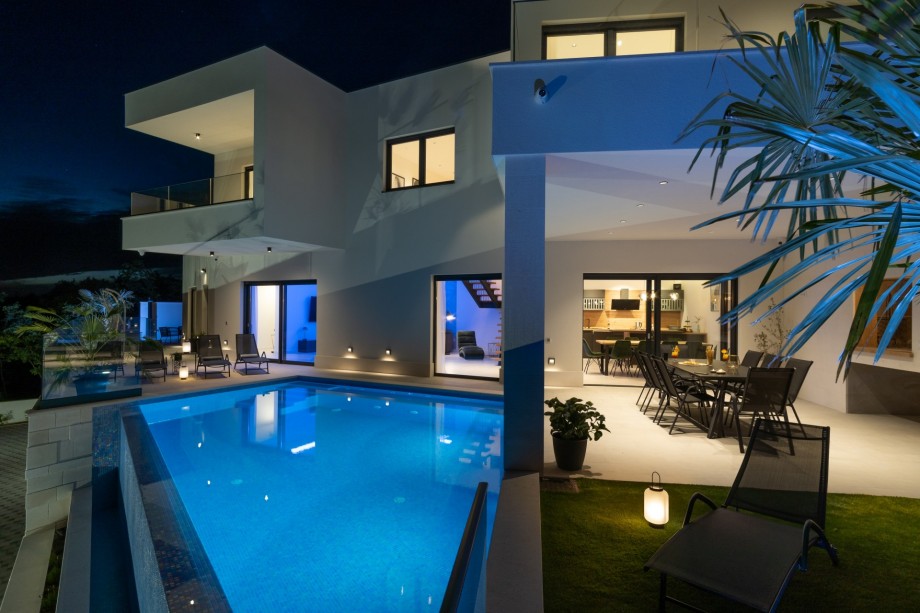 Villa Top Hill is very well organized,  and all offered is exclusively for you