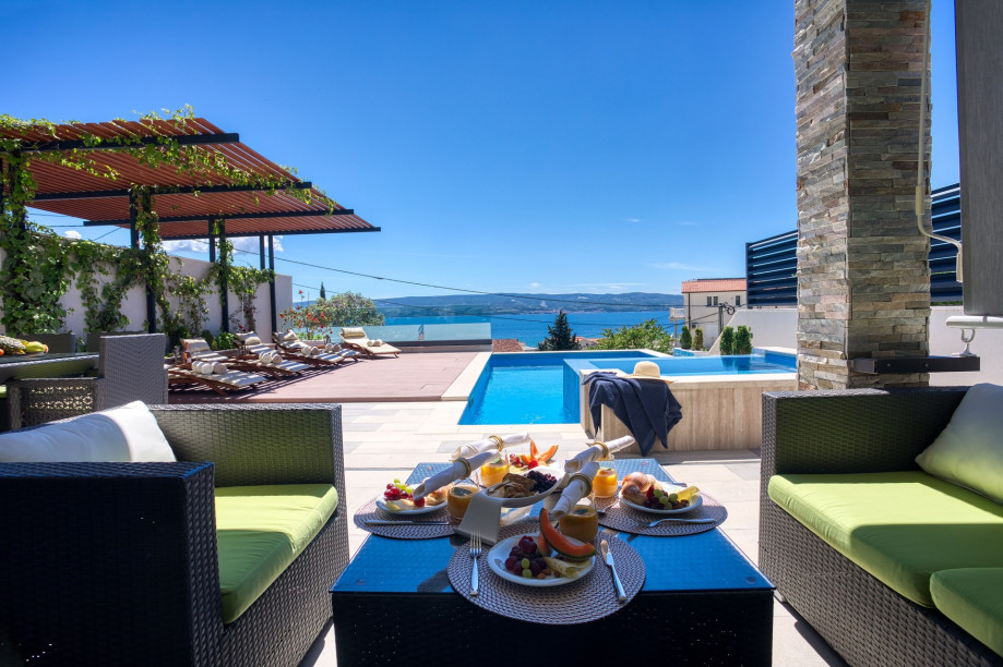 Lounge area in front of the living room
