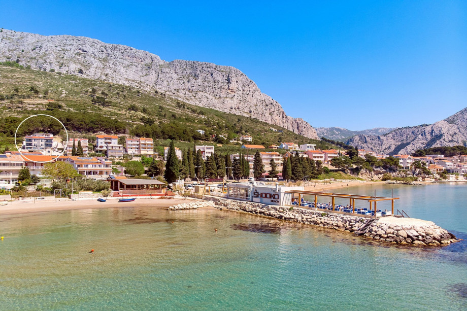 Location of Villa Paradise, only 120m away from the beach and sea